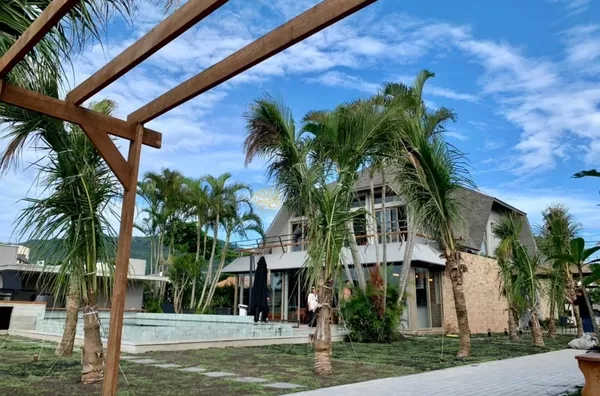 Linda casa para venda, frente mar em Cachoeira do Bom Jesus