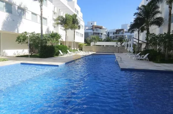 Apartamento no Arte Dell Aqua alto Padrão a 100m da praia 