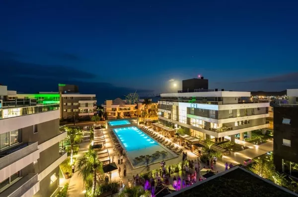 QUAY LUXURE RESIDENCE