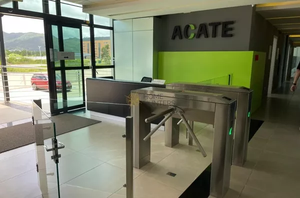 Loja terrea ampla, no Sapiens