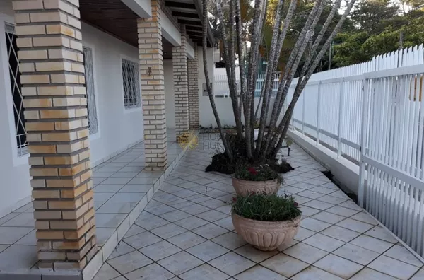 Excelente casa em canasvieiras a 500 metros do mar