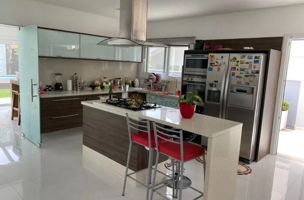 Excelente casa em condomínio. 