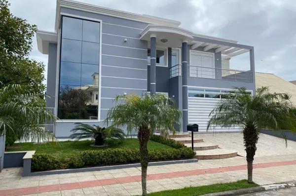 Excelente casa em condomínio. 