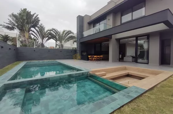 Linda casa para temporada com 3 suites, sendo uma masters.