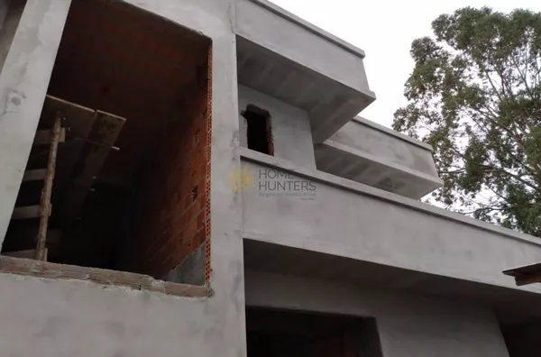 Casa para venda 4 quartos em fase de acabamento em condomínio