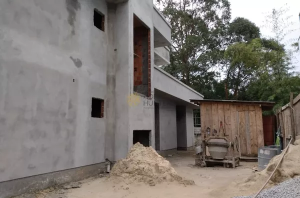 Casa para venda 4 quartos em fase de acabamento em condomínio