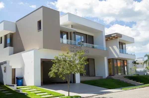 LINDA MANSÃO EM CONDOMÍNIO EM JURERÊ