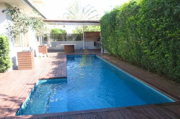 Excelente casa à 300 metros da praia.