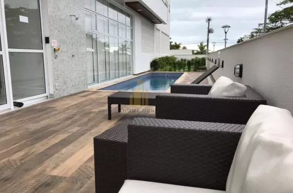 Apartamento mobiliado com vista mar