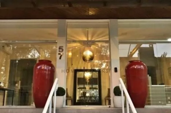 Apartamento mobiliado com vista mar