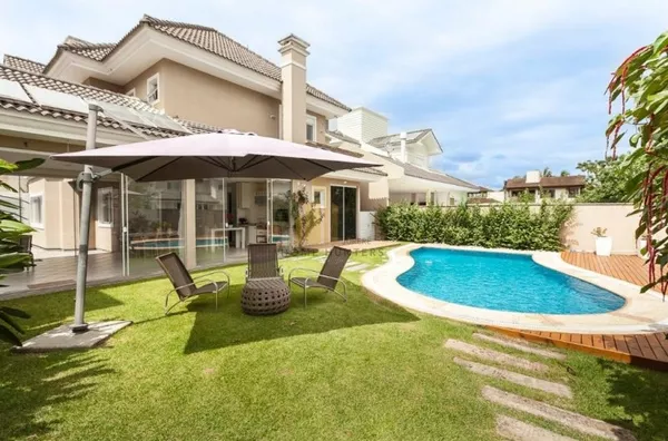 Excelente casa para venda e temporada.