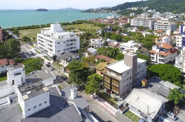 Linda cobertura, com vista mar.