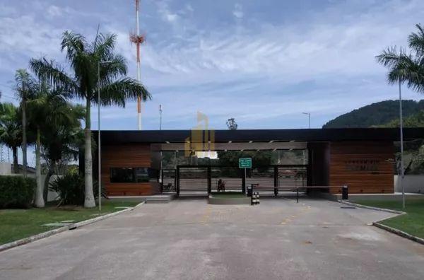 Terreno em Condomínio Fechado