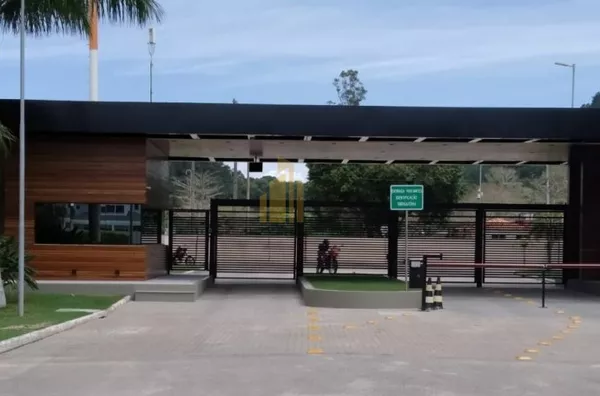 Terreno em Condomínio Fechado