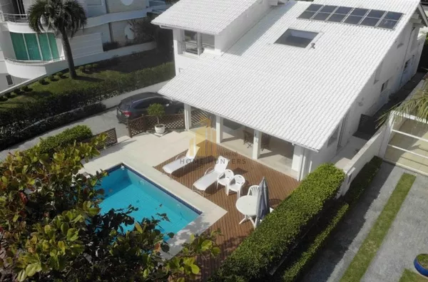 Excelente casa em Jurere Internacional para temporada.