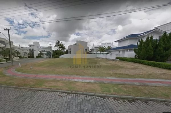 Excelente terreno com 793m² a 50 metros da praia