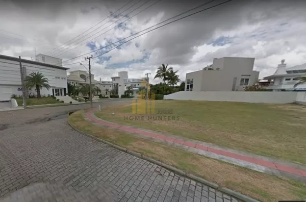 Excelente terreno com 793m² a 50 metros da praia