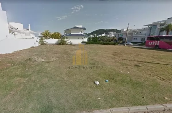 Excelente terreno com 793m² a 50 metros da praia