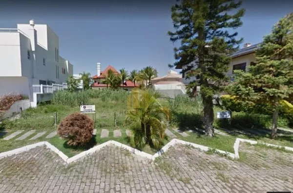 Excelente terreno com 600m² a 100 metros do mar