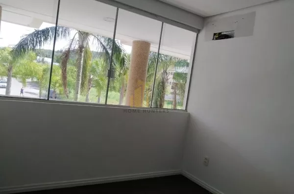 Excelente sala comercial em Jurere
