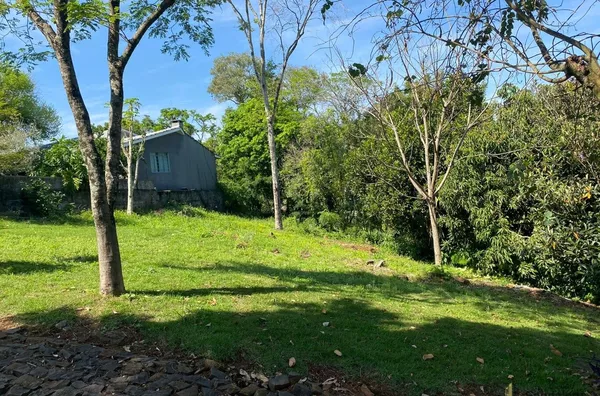 LOTE NO CONDOMÍNIO IATE CLUBE SALTO SANTHIAGO