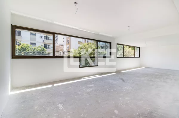 Petrópolis | Apartamento Garden com 3 quartos (sendo 1 suíte) à venda | 169,23 m² | 3 Banheiros | 4 Vagas | Em Porto Alegre/RS