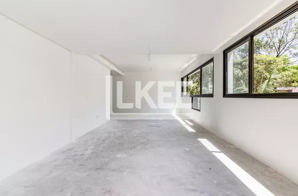 Petrópolis | Apartamento Garden com 3 quartos (sendo 1 suíte) à venda | 169,23 m² | 3 Banheiros | 4 Vagas | Em Porto Alegre/RS