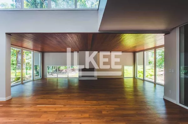 Gramado | Casa com 4 Quartos (sendo 4 suítes) à venda |  344,71m² | 6 Banheiros | 2 Vagas | Em Gramado/RS