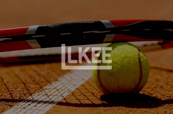 Quadra de Tênis by Thomaz Koch