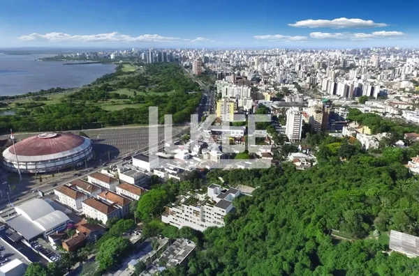 Menino Deus | Apartamento Garden com 3 quartos (sendo 1 suíte) à venda |  215,04m²(114,18 interno e 100,86 aberto) | 2 banheiros | 3 Vagas | Terraço | Em Porto Alegre/RS - Foto 29