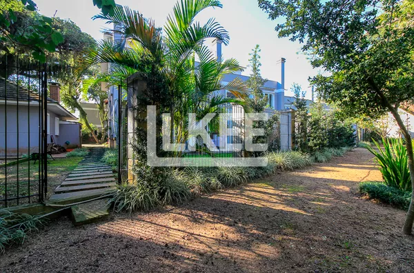 Acesso externo patio fundos