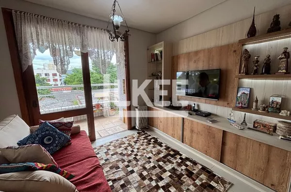 Santana | Apartamento Mobiliado com 2 quartos (sendo 1 suíte) à venda | 73,77m² | 3 Banheiros | 2 Vagas | Sacada | Churrasqueira | Em Porto Alegre/RS