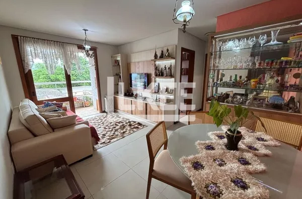Santana | Apartamento Mobiliado com 2 quartos (sendo 1 suíte) à venda | 73,77m² | 3 Banheiros | 2 Vagas | Sacada | Churrasqueira | Em Porto Alegre/RS