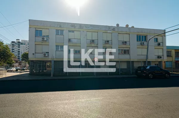 Medianeira | Apartamento com 3 quartos (sendo 1 suíte) à Venda | 114 m² | 1 banheiro | Churrasqueira | Sem Vaga | Em Porto Alegre/RS - Foto 1