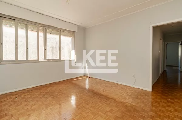 Medianeira | Apartamento com 3 quartos (sendo 1 suíte) à Venda | 114 m² | 1 banheiro | Churrasqueira | Sem Vaga | Em Porto Alegre/RS - Foto 6