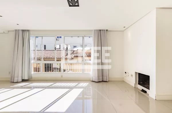 Menino Deus | Apartamento Semimobiliado com 2 quartos ( sendo 2 suítes) à venda | 91 m² | 3 Banheiros | 2 Vagas | Lareira | Em Porto Alegre/RS