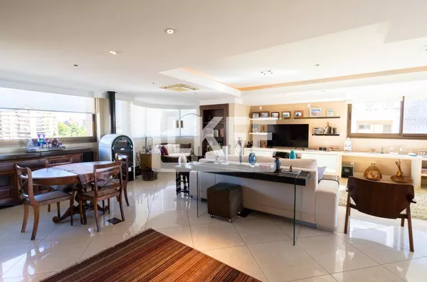 Auxiliadora | Cobertura Duplex com 3 quartos (sendo 1 suíte) à venda | 278,88m² | 3 Banheiros | 4 Vagas | Em Porto Alegre/RS 