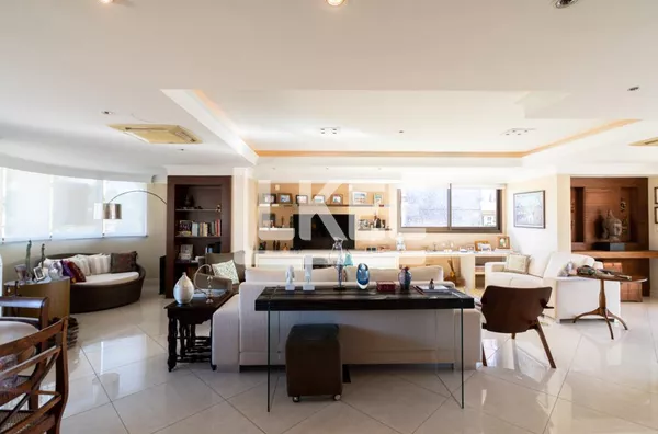 Auxiliadora | Cobertura Duplex com 3 quartos (sendo 1 suíte) à venda | 278,88m² | 3 Banheiros | 4 Vagas | Em Porto Alegre/RS 