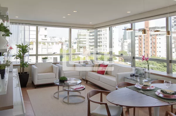 Moinhos de Vento | Apartamento com 2 Quartos (sendo 1 suíte) à venda | 86 m² | 2 banheiros | 1 Vaga | Em Porto Alegre/RS