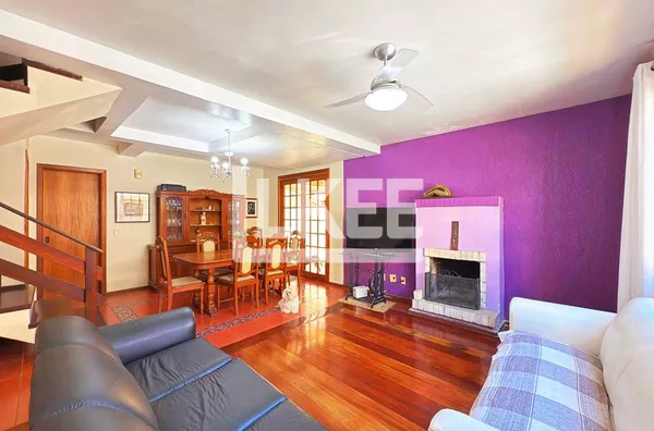Ipanema | Casa semimobiliada com 3 quartos (sendo 1 suíte) à venda | 140m² | Lareira | Churrasqueira | 3 Banheiros | 2 Vagas | Em Porto Alegre/RS