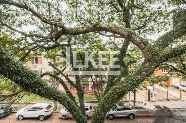 Jardim Botânico | Apartamento semi mobiliado com 2  (sendo 1 suíte) à venda | 82 m² | 2 vagas | Com churrasqueira | Sem elevador |  Em Porto Alegre/RS 