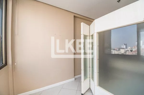 Petrópolis | Sala comercial para aluguel | 42m² | 1 Banheiro | 1 Vaga | Em Porto Alegre/RS