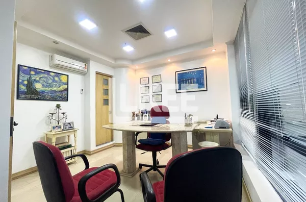 Moinhos de Vento | Sala à venda mobiliada | 54 m²  | 1 vaga | Em Porto Alegre/RS/Brasil