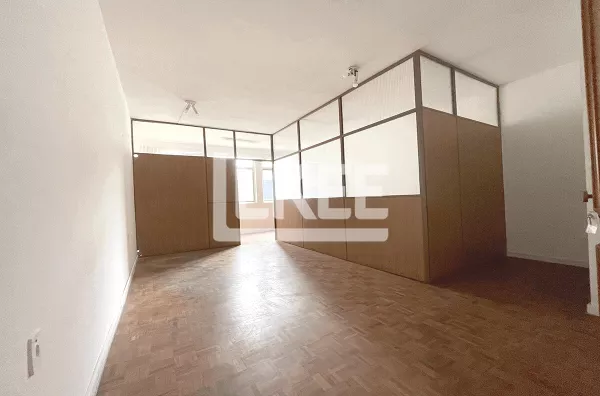 Centro Histórico | Sala comercial à venda | 38,46 m² | Lavabo | Sem vaga | Porto Alegre/RS