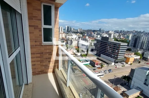 Menino Deus | Apartamento com 3 quartos (sendo 1 suíte) à venda | 113,07 m² | 2 vagas | Com sacada e churrasqueira | Em Porto Alegre/RS