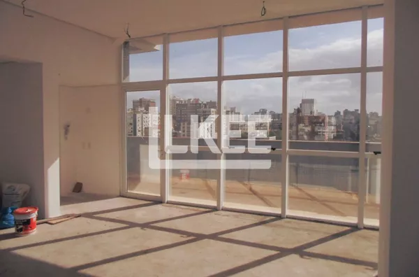 Auxiliadora | Sala comercial com espaço garden à venda | 110 m² | 1 vaga | Em Porto Alegre/RS