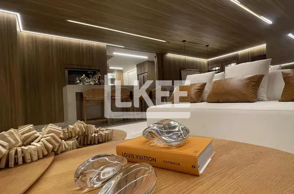 Bela Vista| Apartamento living estendido de 3 quartos sendo 2 suítes á venda | 216,67m² | 3 vagas | Com churrasqueira, lareira e sacada | Em Porto Alegre/RS