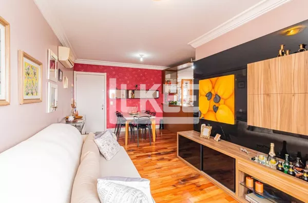 Cristo Redentor | Apartamento semi mobiliado com 3 quartos (sendo 1 suíte) à venda | 75 m² | 2 vagas | Com sacada | Em Porto Alegre/RS