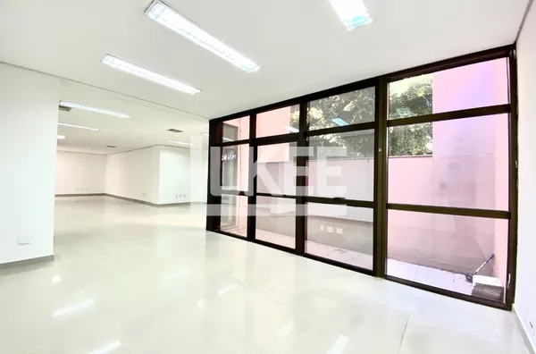 Floresta | Sala comercial com espaço garden para alugar | 94 m² | 1 vaga | Em Porto Alegre/RS