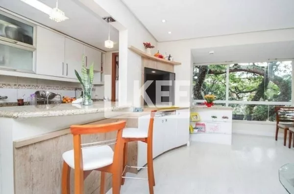 Jardim Botânico | Apartamento semi mobiliado com 2  (sendo 1 suíte) à venda | 82 m² | 2 vagas | Com churrasqueira | Sem elevador |  Em Porto Alegre/RS 